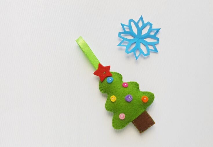 Felt Christmas Ornaments with Free Pattern