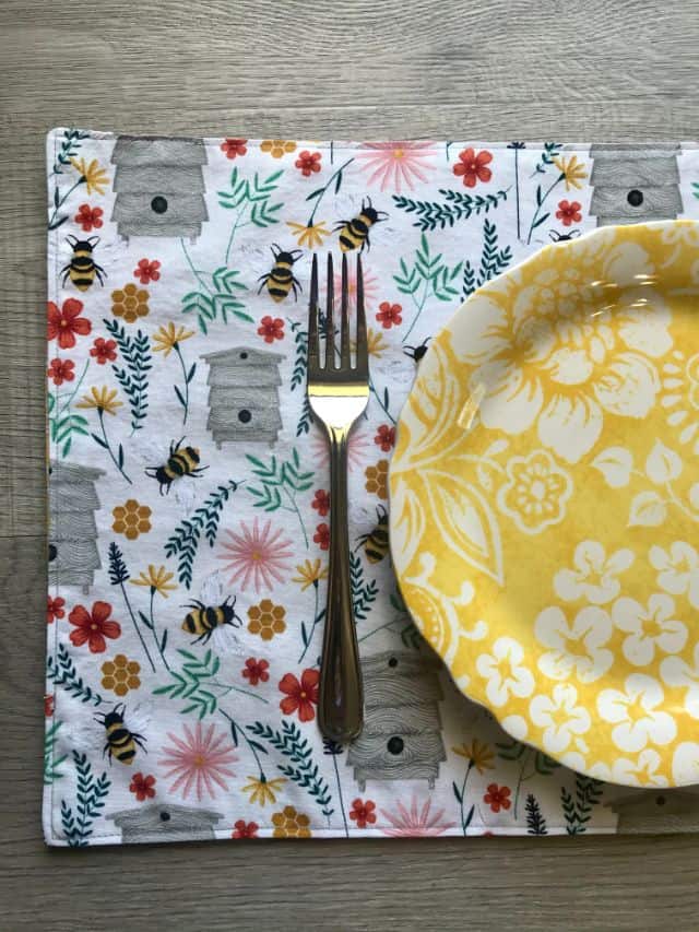 Simple Reversible Placemats Tutorial – Beginner Sewing Projects