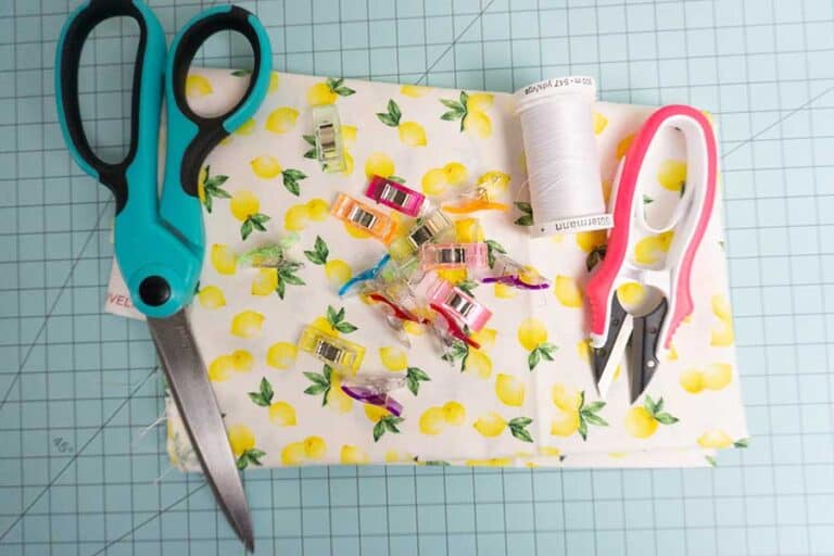 How To Make A Throw Pillow The Easy Way Beginner Sewing Projects